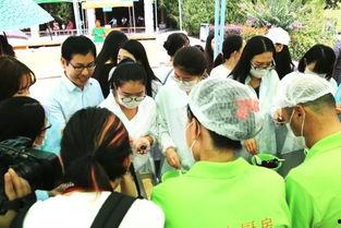 保安叔叔吃瓜,保安叔叔的夏日吃瓜趣事