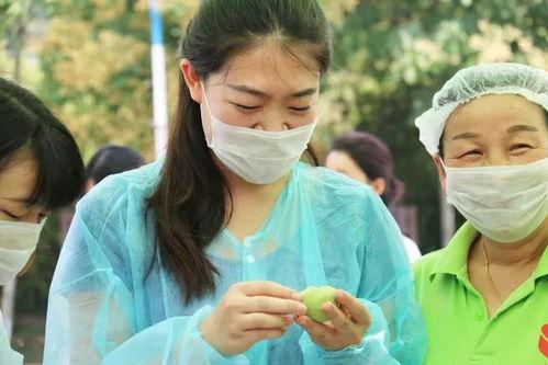 保安叔叔吃瓜,保安叔叔的夏日吃瓜趣事